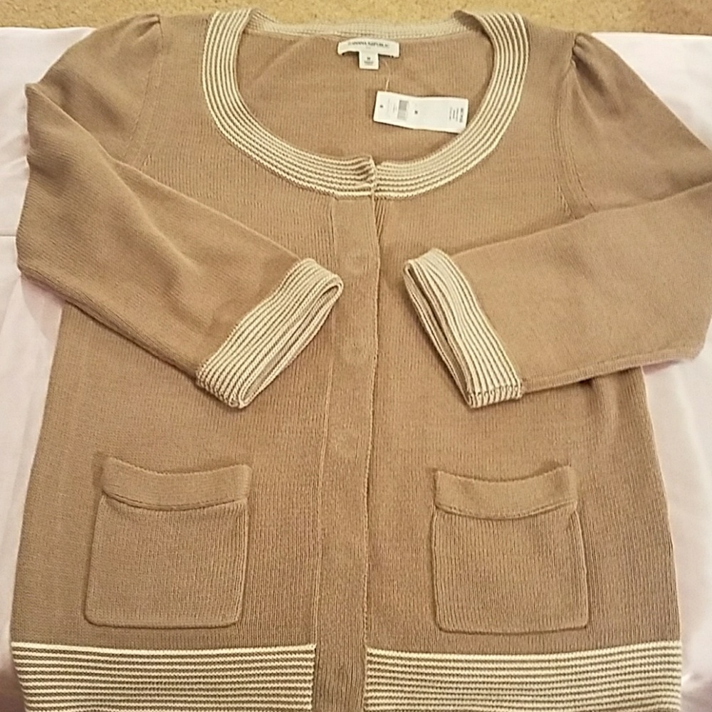 BANANA Republic- NWT- snap fall sweater